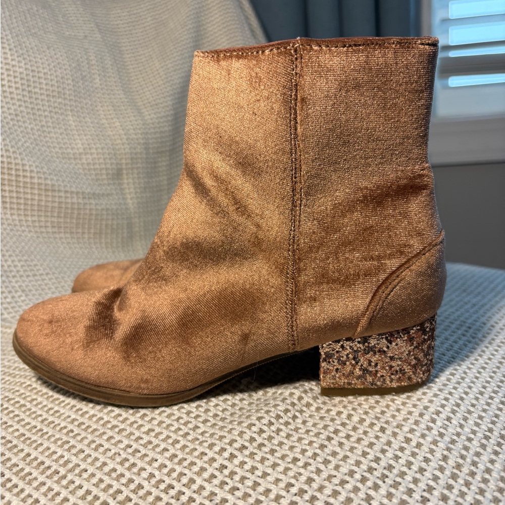 Old Navy Sueded Block Heel Boots